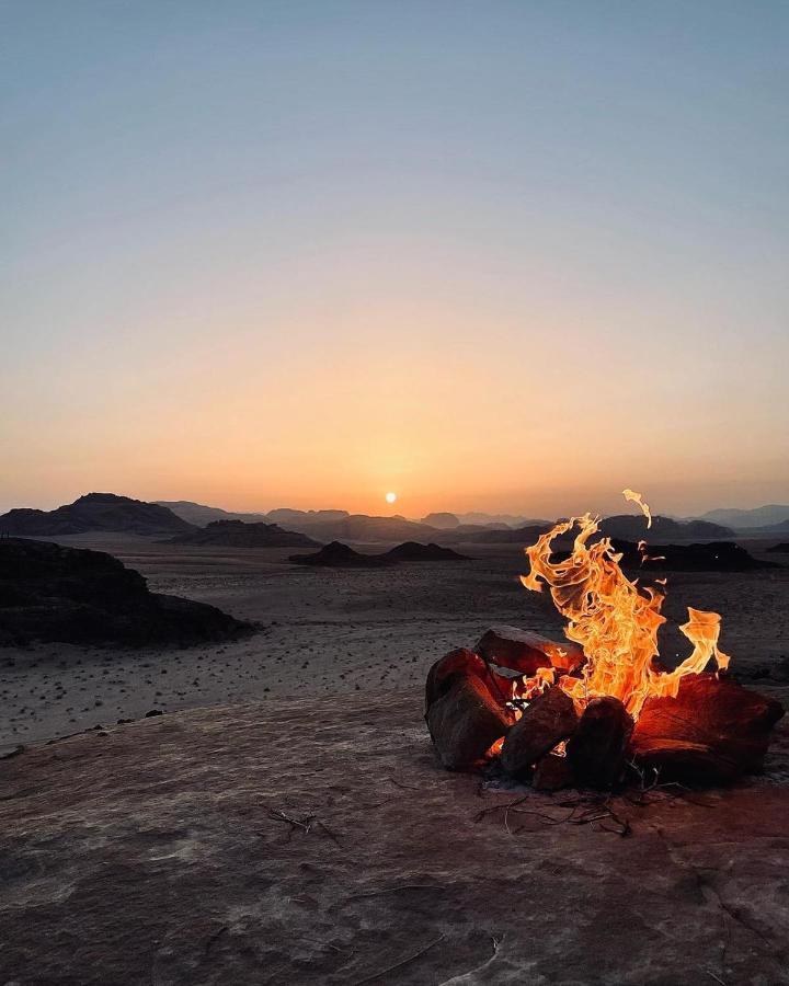 Hotel Golden Day à Wadi Rum Extérieur photo
