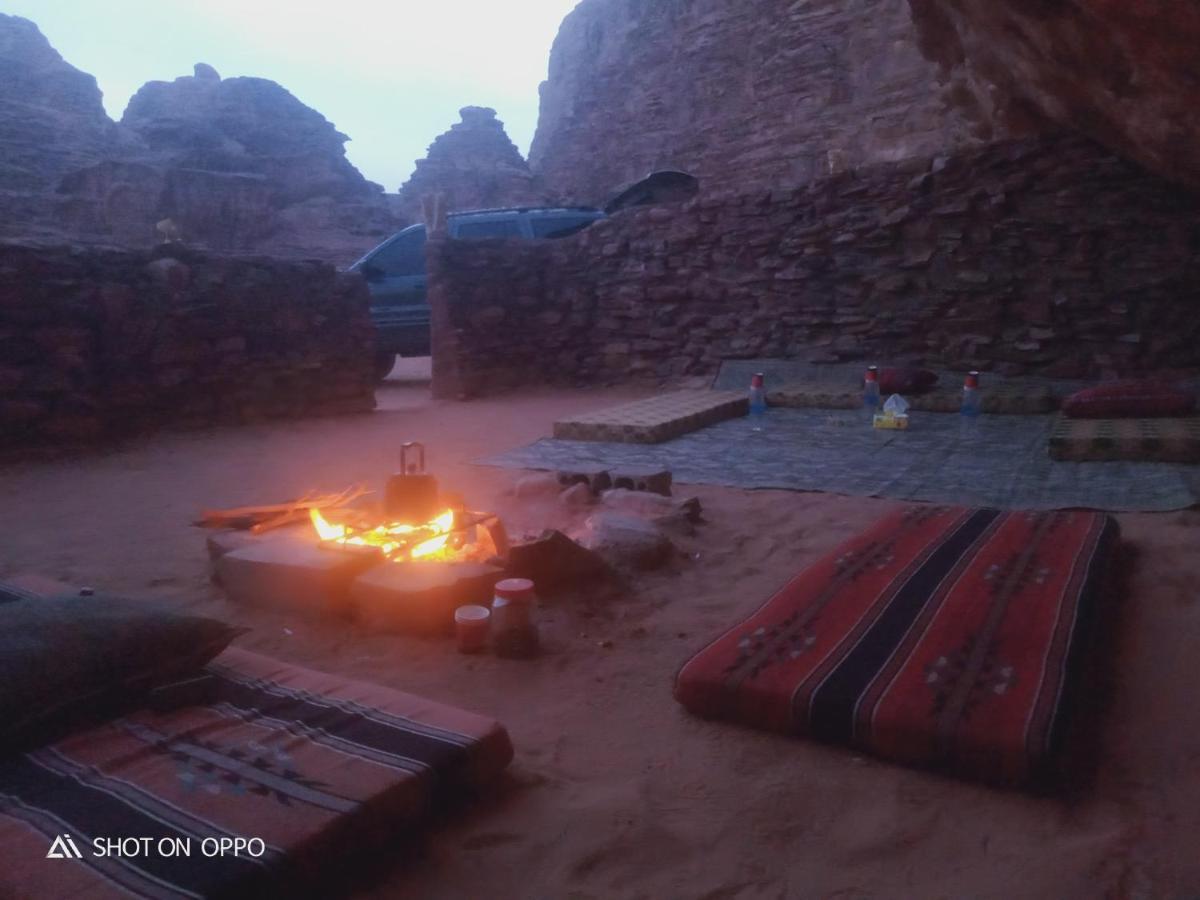 Hotel Golden Day à Wadi Rum Extérieur photo