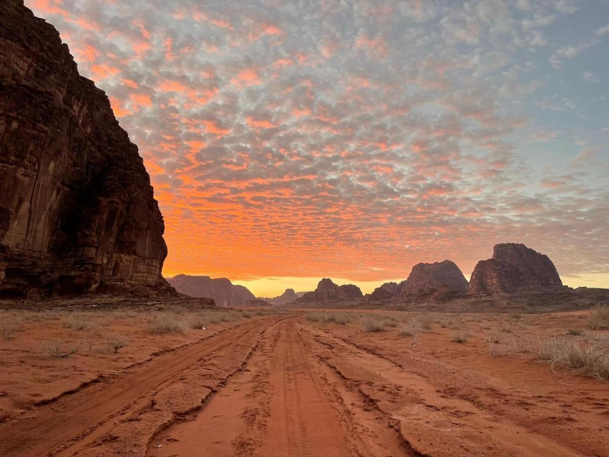 Hotel Golden Day à Wadi Rum Extérieur photo