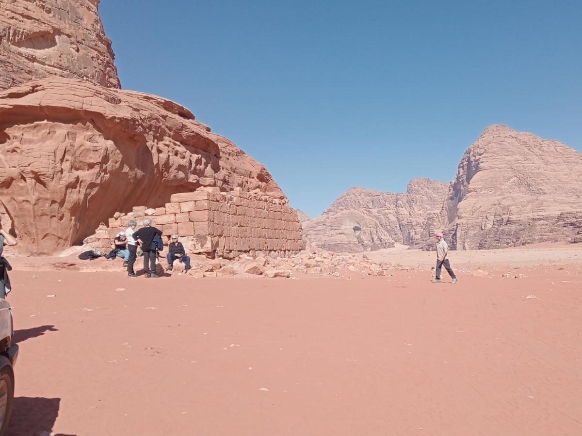 Hotel Golden Day à Wadi Rum Extérieur photo
