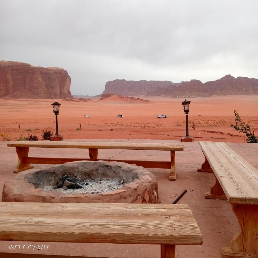 Hotel Golden Day à Wadi Rum Extérieur photo